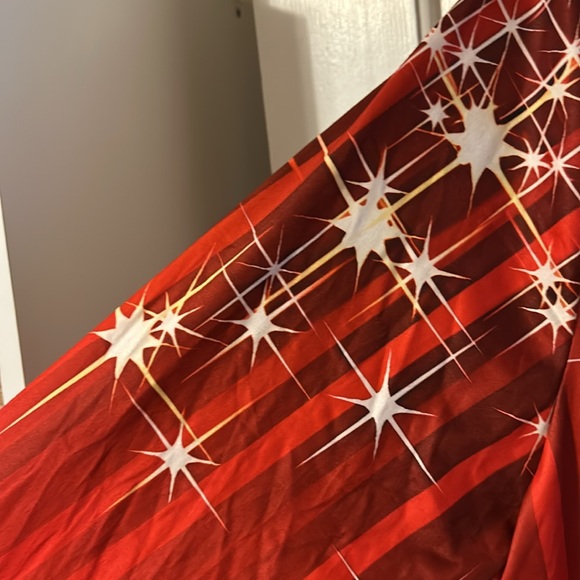 NWOT,size 1X, red&white pattern,long sleeves Duster,Stars featured on shoulders - Picture 4 of 8